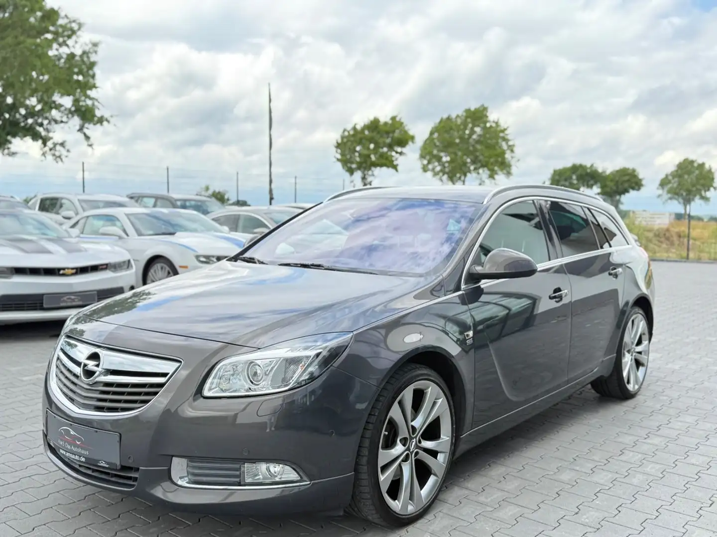 Opel Insignia 2.0 CDTi Aut. Sports Tourer OPC  4x4 Grau - 1