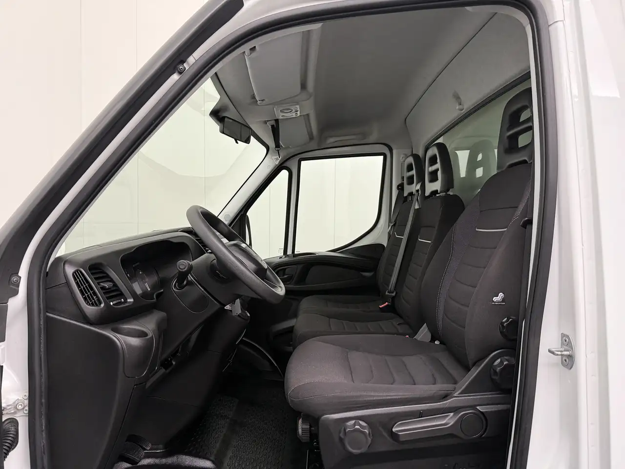 Iveco Daily 2024 — фото 18