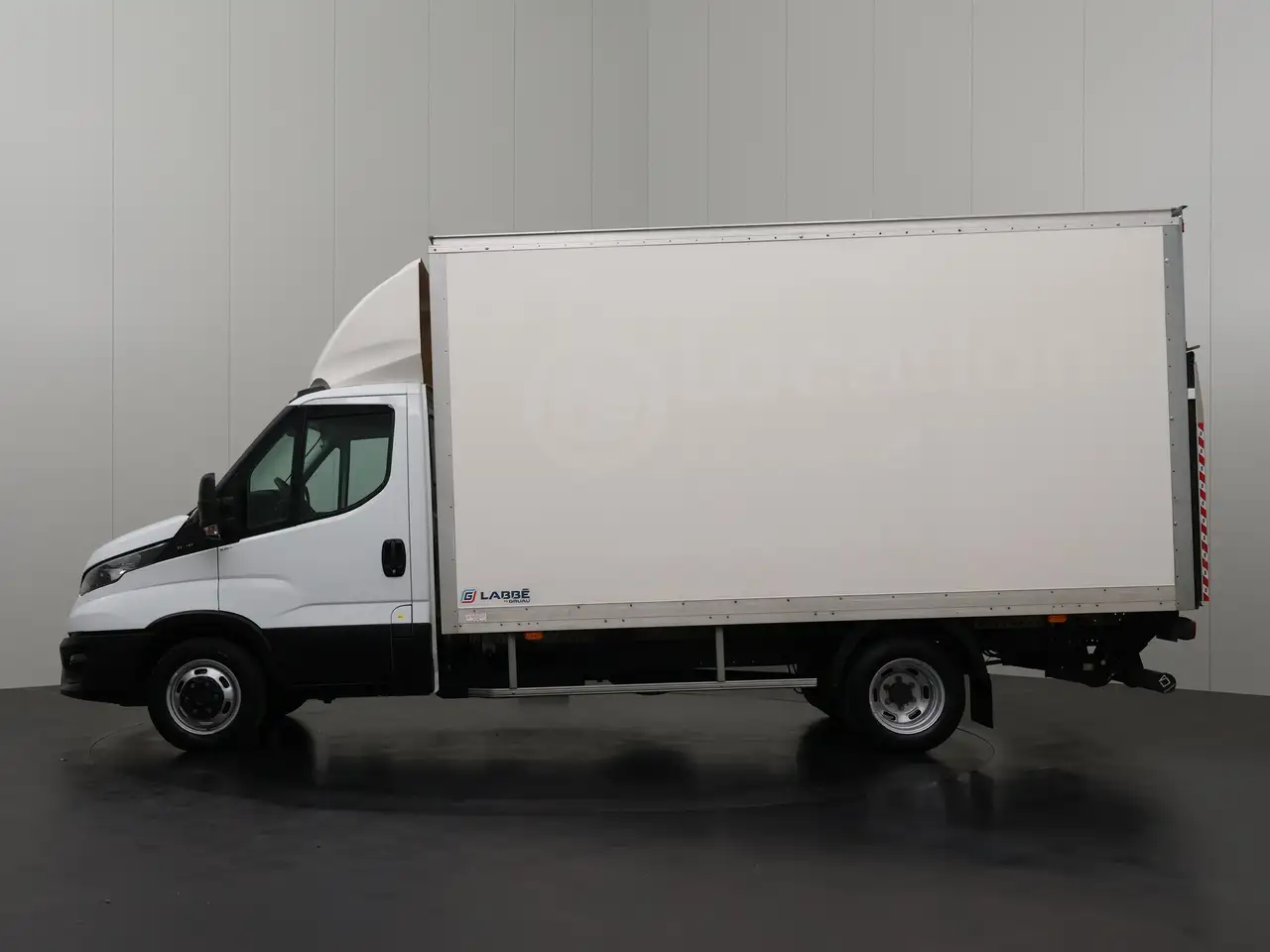 Iveco Daily 2024 — фото 12