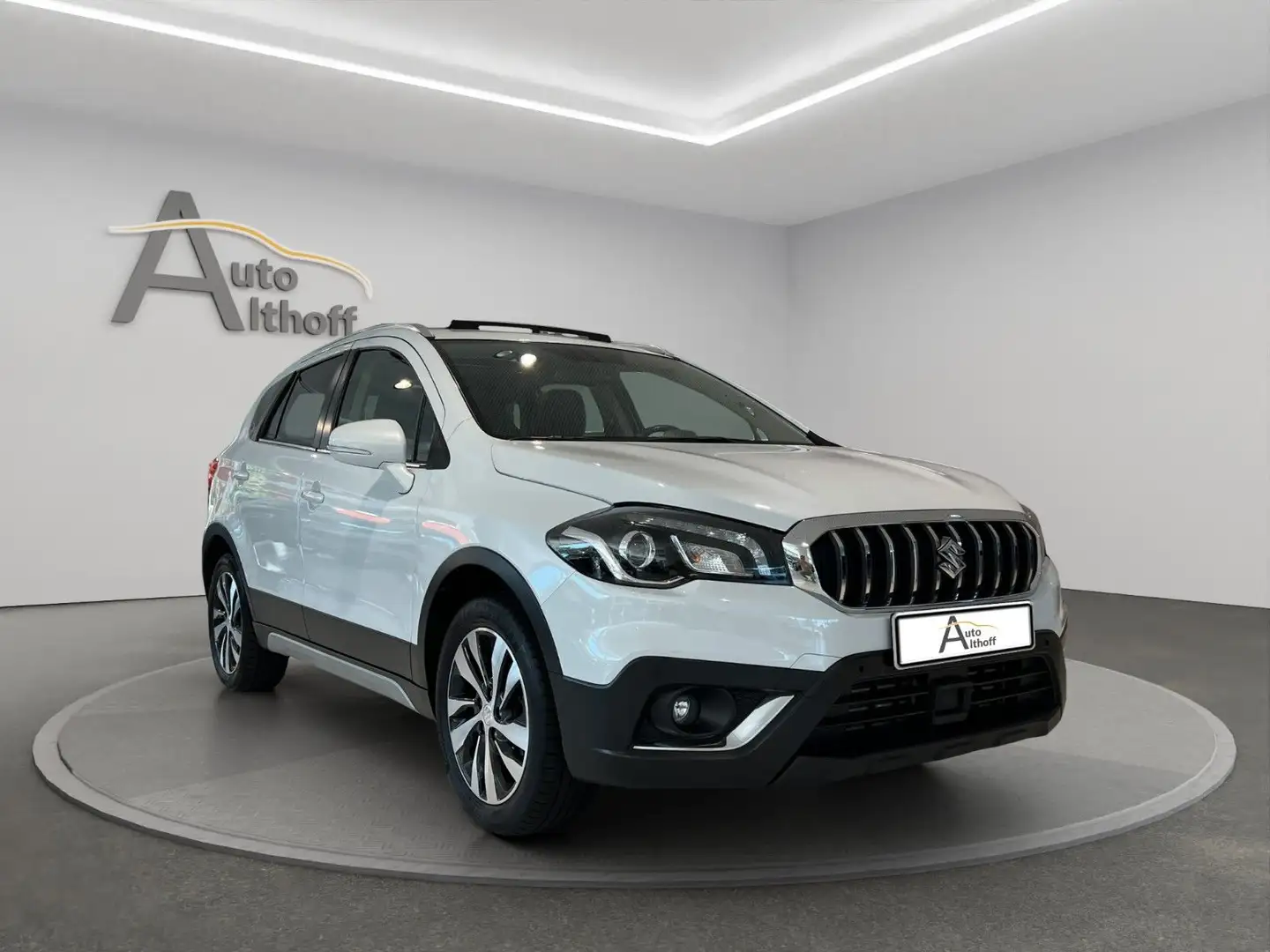 Suzuki SX4 S-Cross Comfort+ 4x4 PANO KAM LED TEMP SHZ Weiß - 1