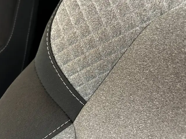 Renault Clio view 9