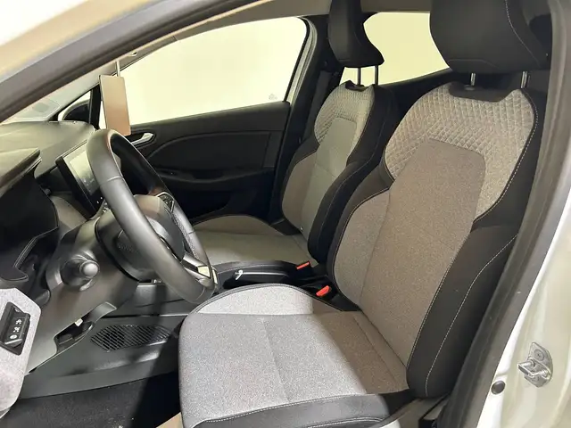 Renault Clio view 8