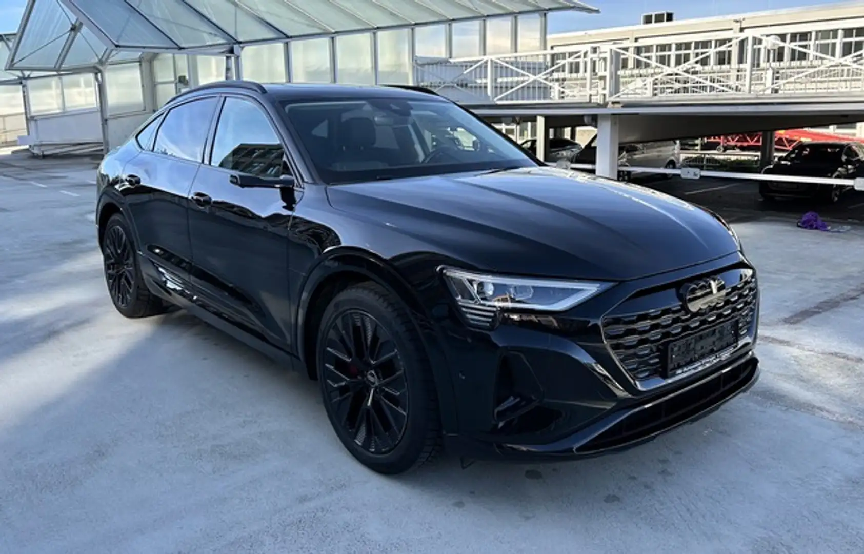 Audi Q8 e-tron Sportback 55 quattro advanced NP:118T¤ Schwarz - 1