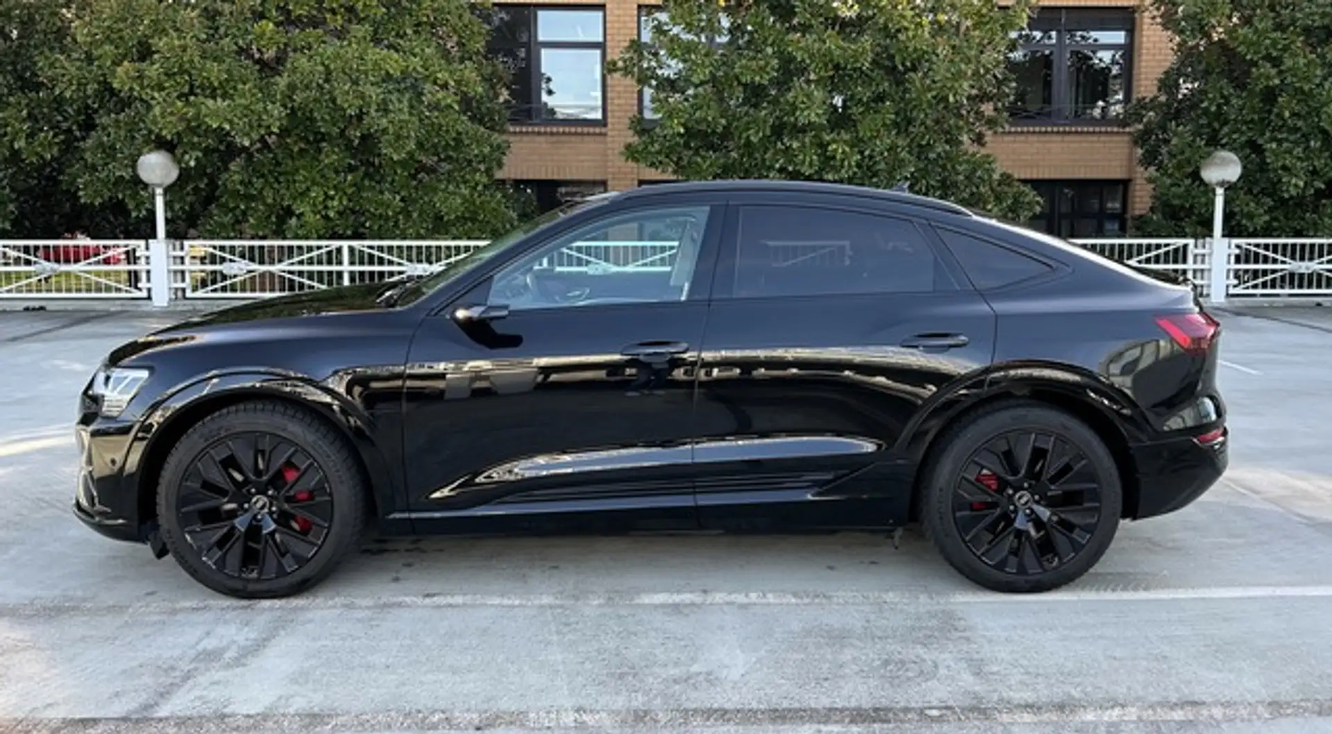 Audi Q8 e-tron Sportback 55 quattro advanced NP:118T¤ Schwarz - 2