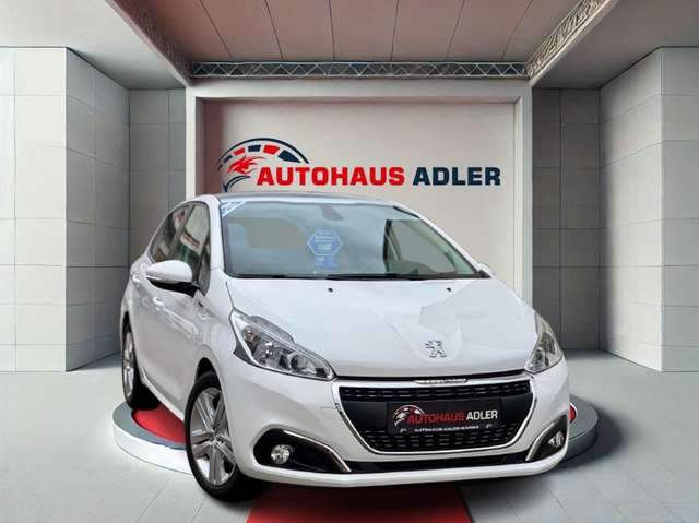 Imagine Peugeot 208 1.2 SIGNATURE*1HD*PDC*PANO*AHK*NAV*CARPLY*SH