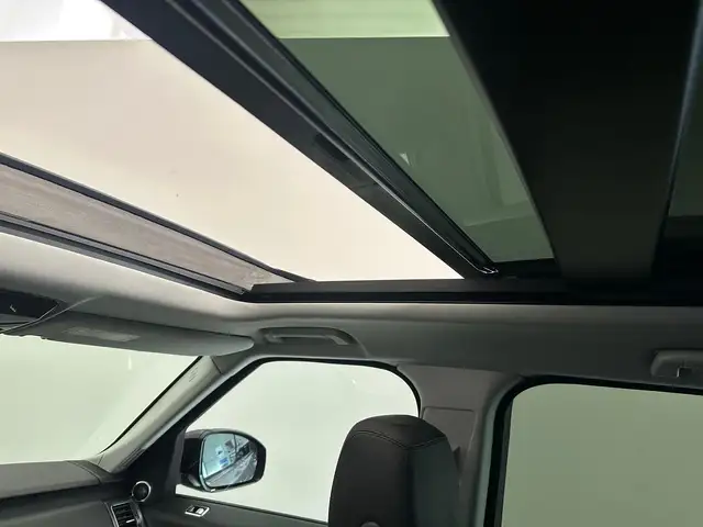 Land Rover Range Rover Sport view 13