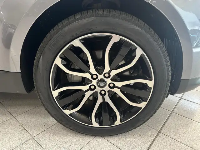 Land Rover Range Rover Sport view 9