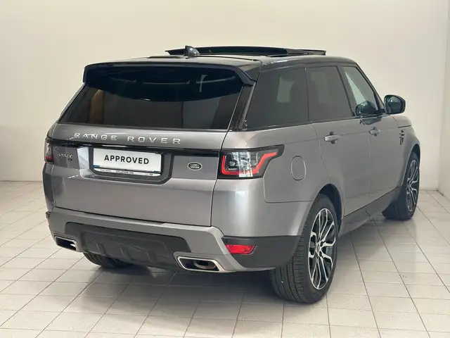 Land Rover Range Rover Sport view 2