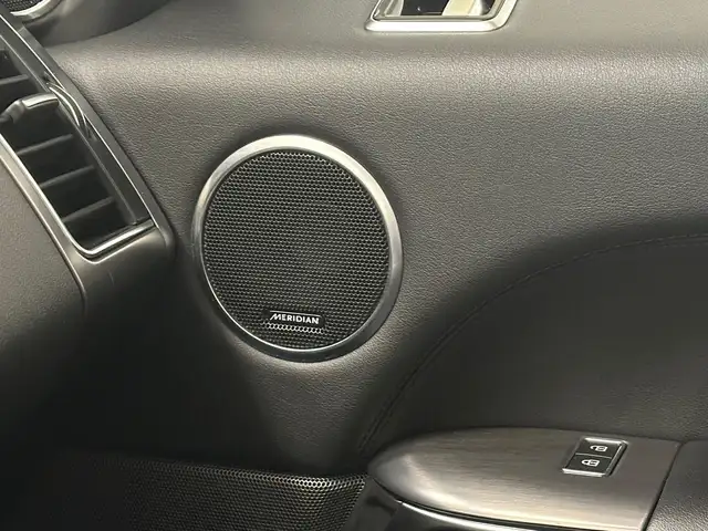 Land Rover Range Rover Sport view 11