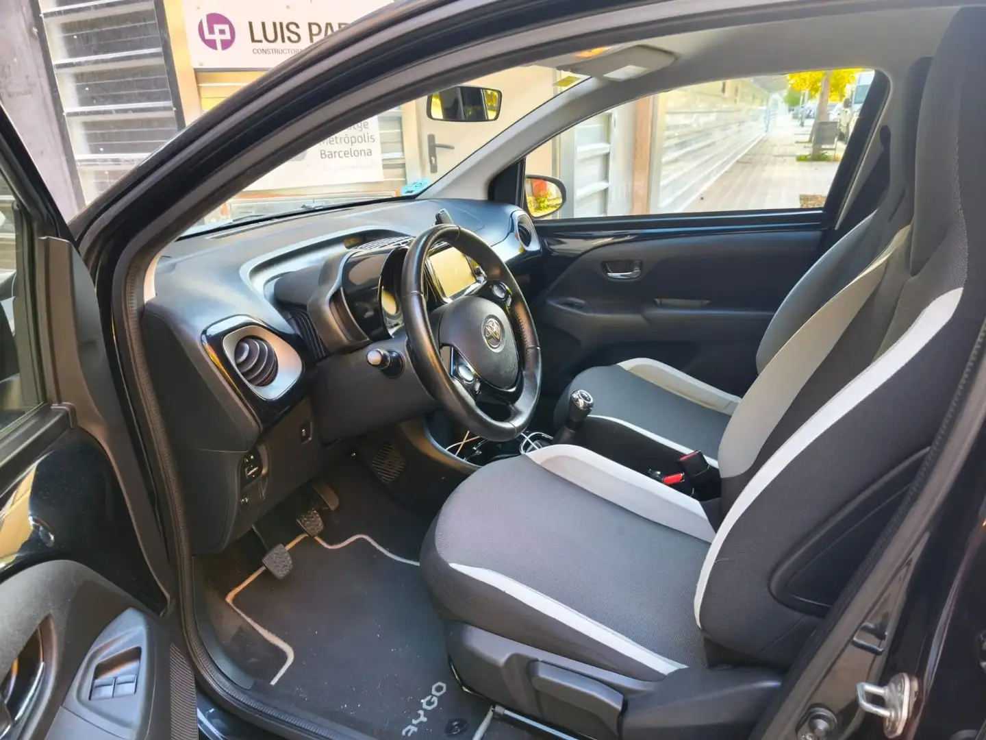 Toyota Aygo Aygo 1.0 VVT-i x-play x-play Negro - 2