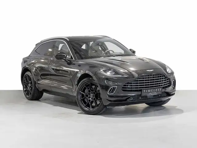 Aston Martin DBX -Minotaur Green-