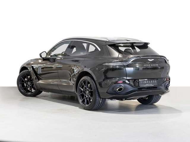 Aston Martin DBX -Minotaur Green-