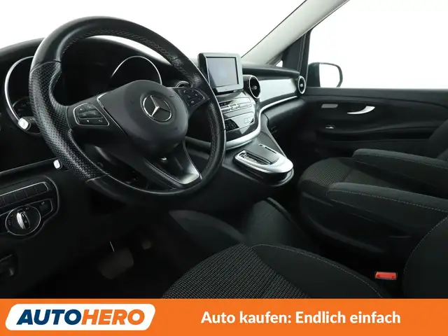 Mercedes-Benz V-Class view 11