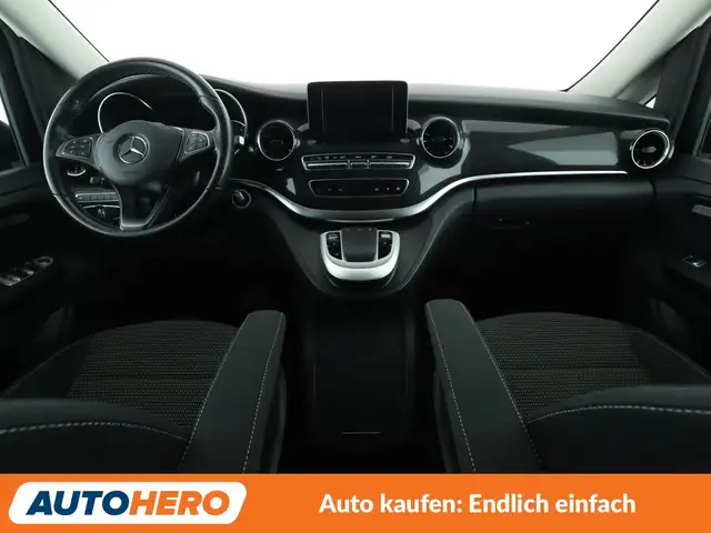 Mercedes-Benz V-Class view 12