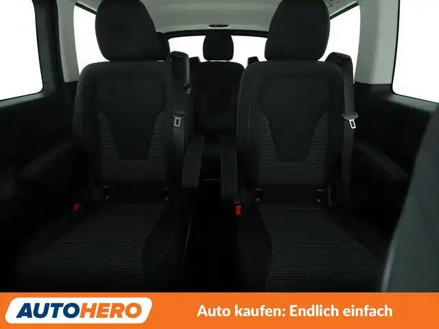 Mercedes-Benz V-Class view 15