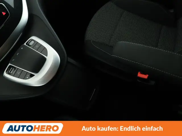 Mercedes-Benz V-Class view 24