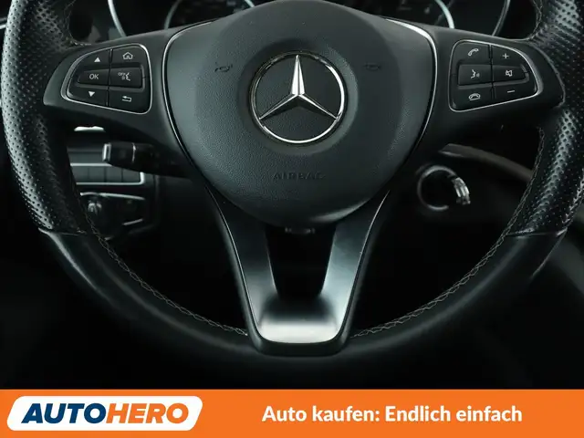 Mercedes-Benz V-Class view 19