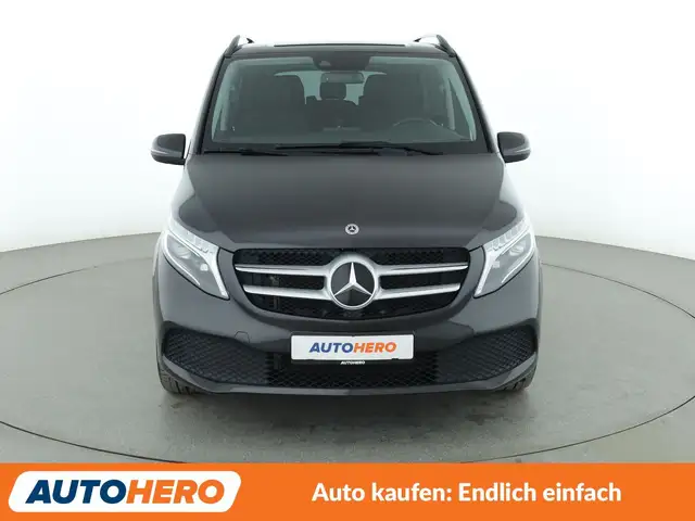 Mercedes-Benz V-Class view 9