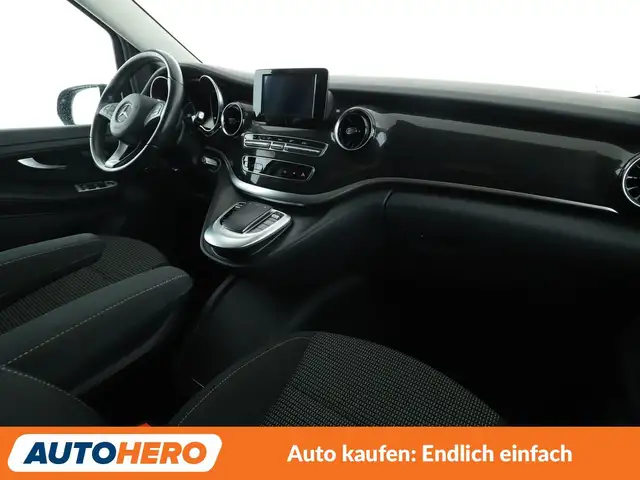Mercedes-Benz V-Class view 13