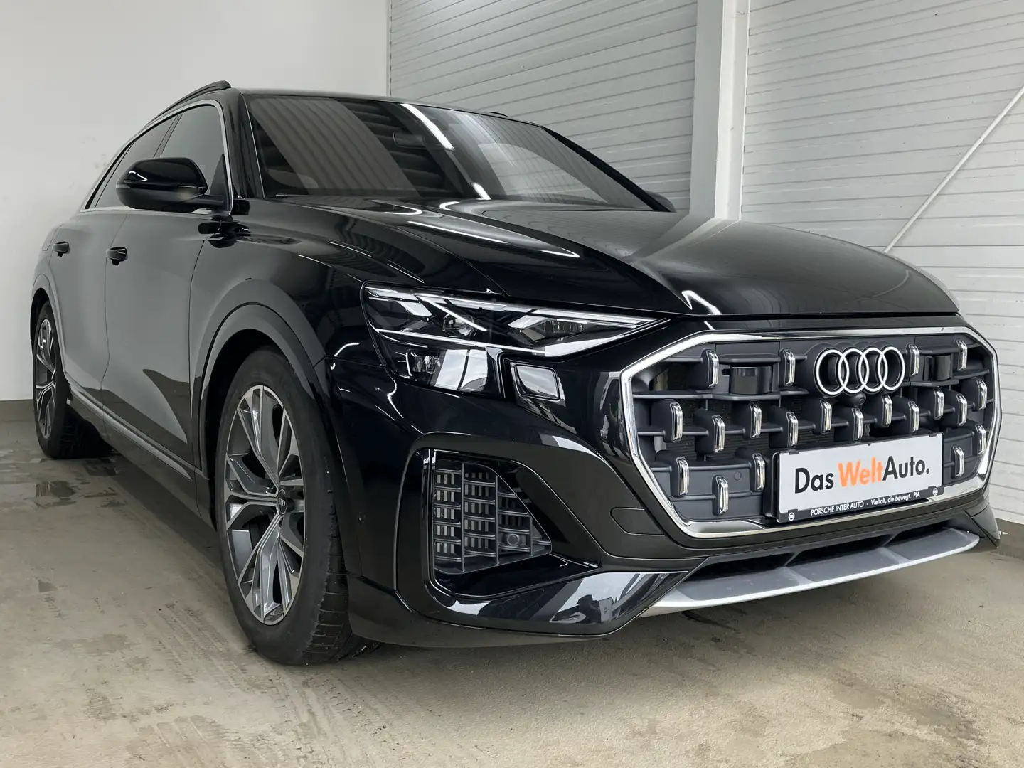 Audi Q8 TFSI e quattro 290 kW Schwarz - 1
