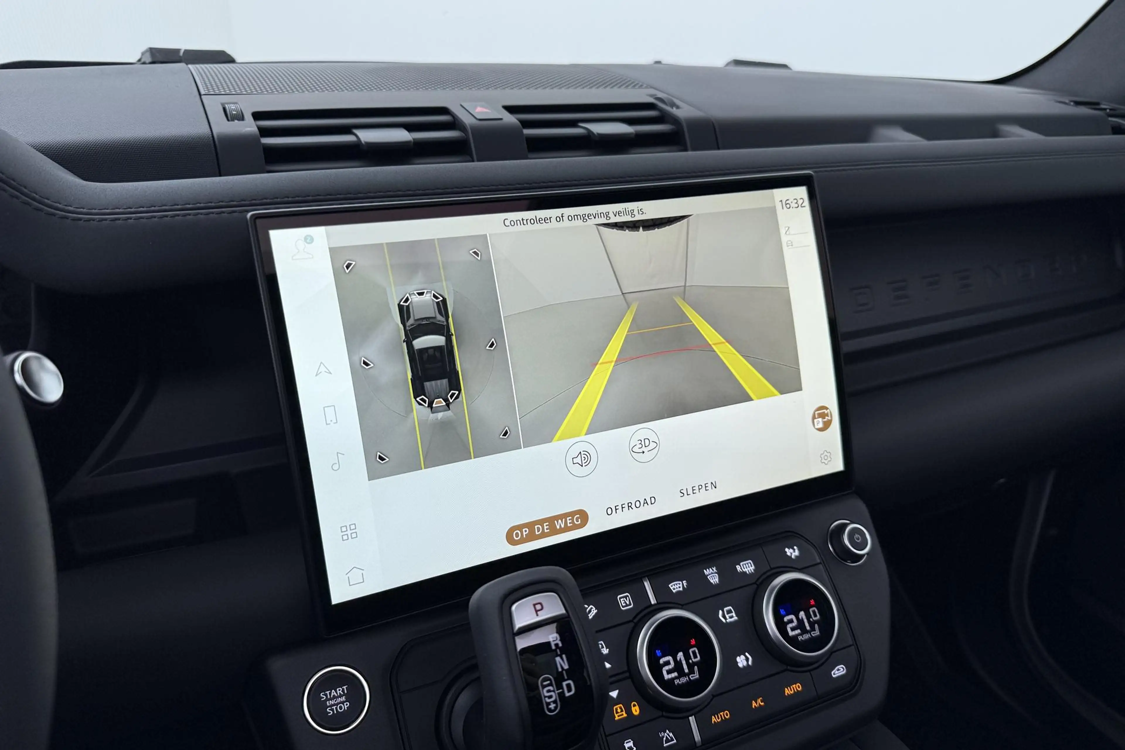 Land Rover Defender 110 P300e X-Dynamic SE | Luchtvering | ClearSight — photo 28