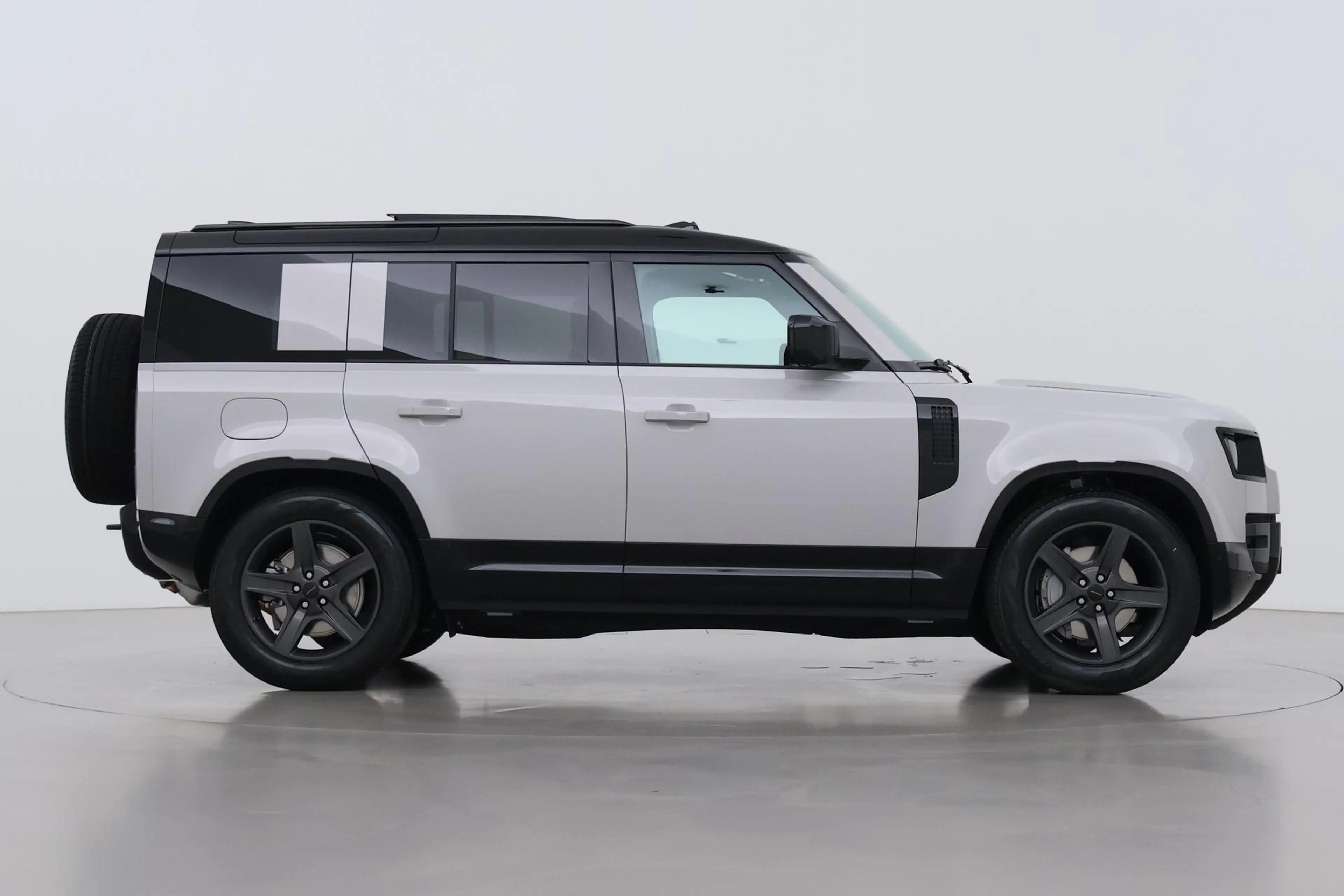 Land Rover Defender 110 P300e X-Dynamic SE | Luchtvering | ClearSight — photo 10