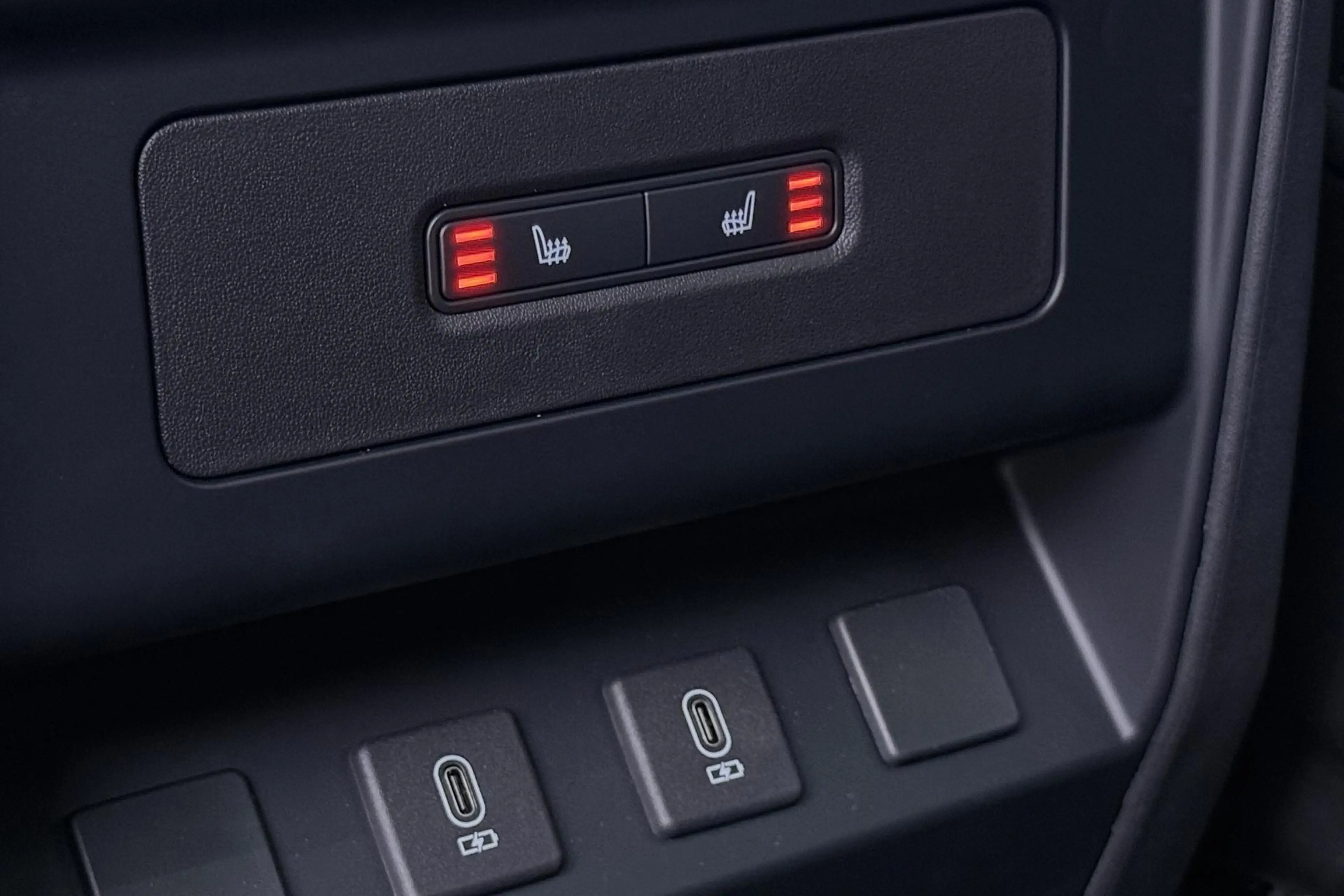 Land Rover Defender 110 P300e X-Dynamic SE | Luchtvering | ClearSight — photo 47