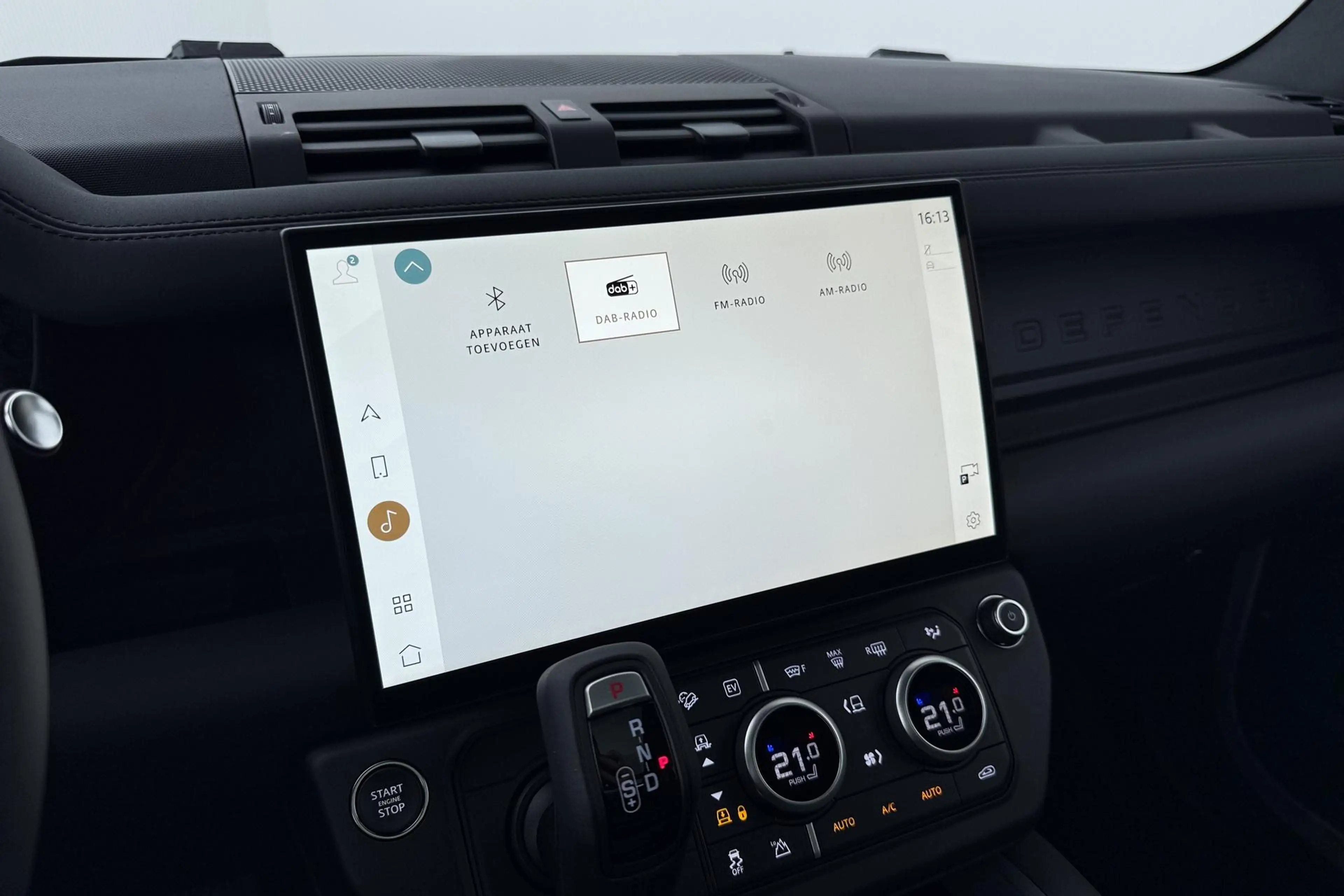 Land Rover Defender 110 P300e X-Dynamic SE | Luchtvering | ClearSight — photo 30