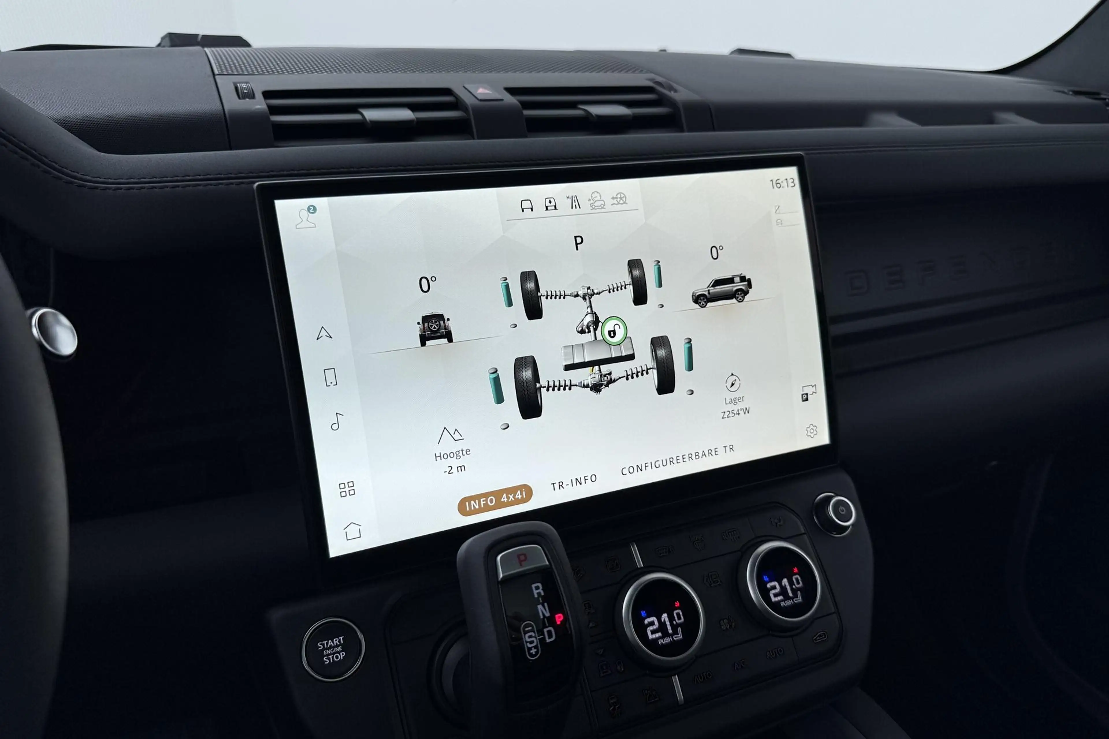 Land Rover Defender 110 P300e X-Dynamic SE | Luchtvering | ClearSight — photo 29
