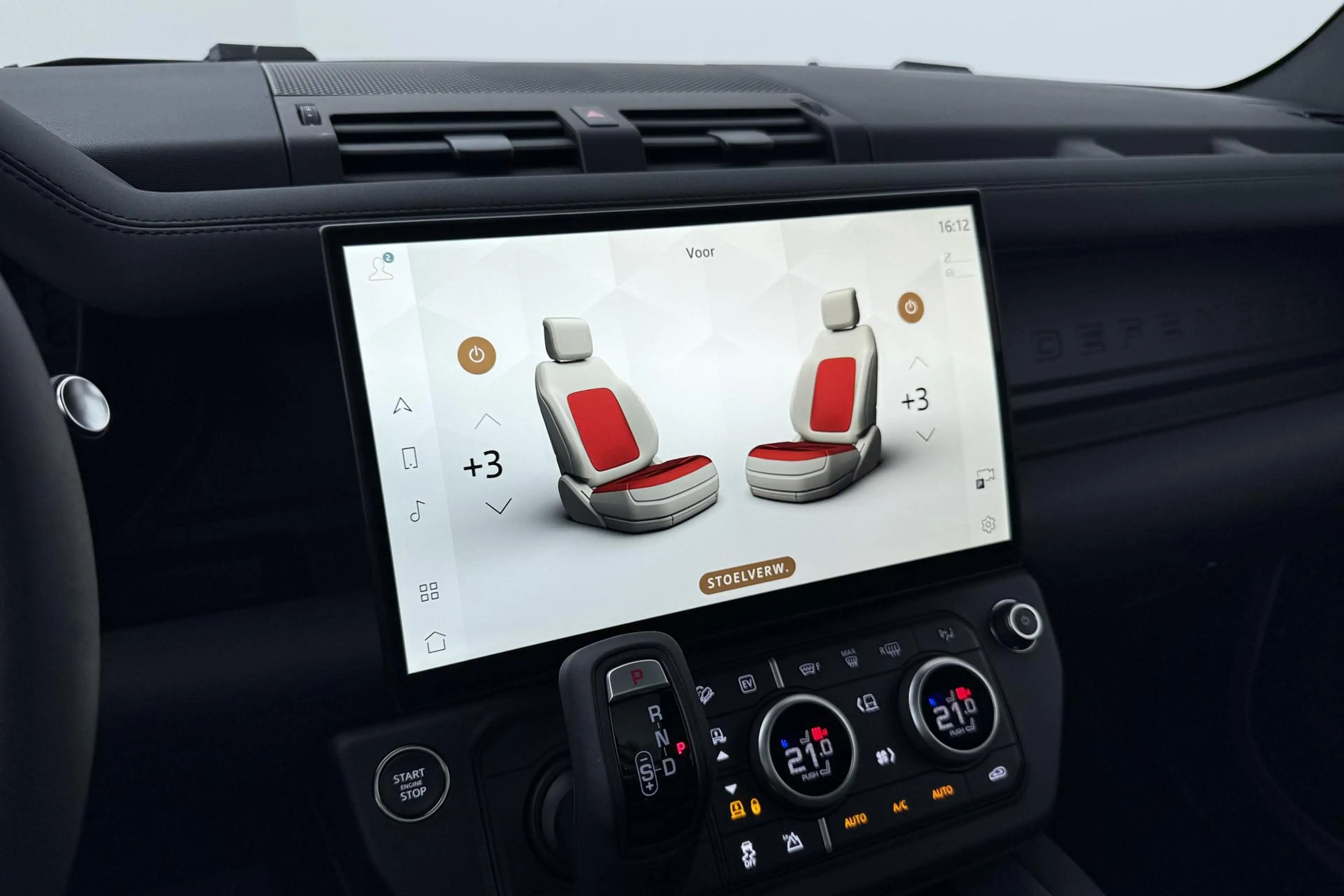 Land Rover Defender 110 P300e X-Dynamic SE | Luchtvering | ClearSight — photo 26