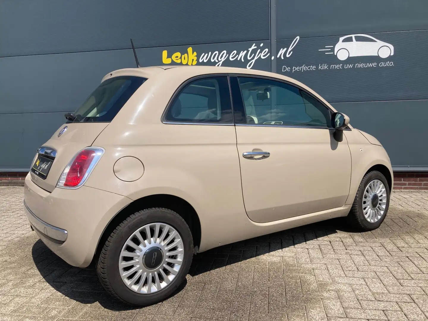 Fiat 500 1.2 Lounge *cappuccino *airco *panorama *bluetooth Brun - 2