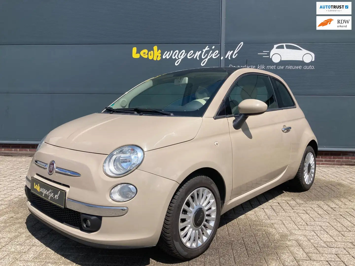 Fiat 500 1.2 Lounge *cappuccino *airco *panorama *bluetooth Brun - 1