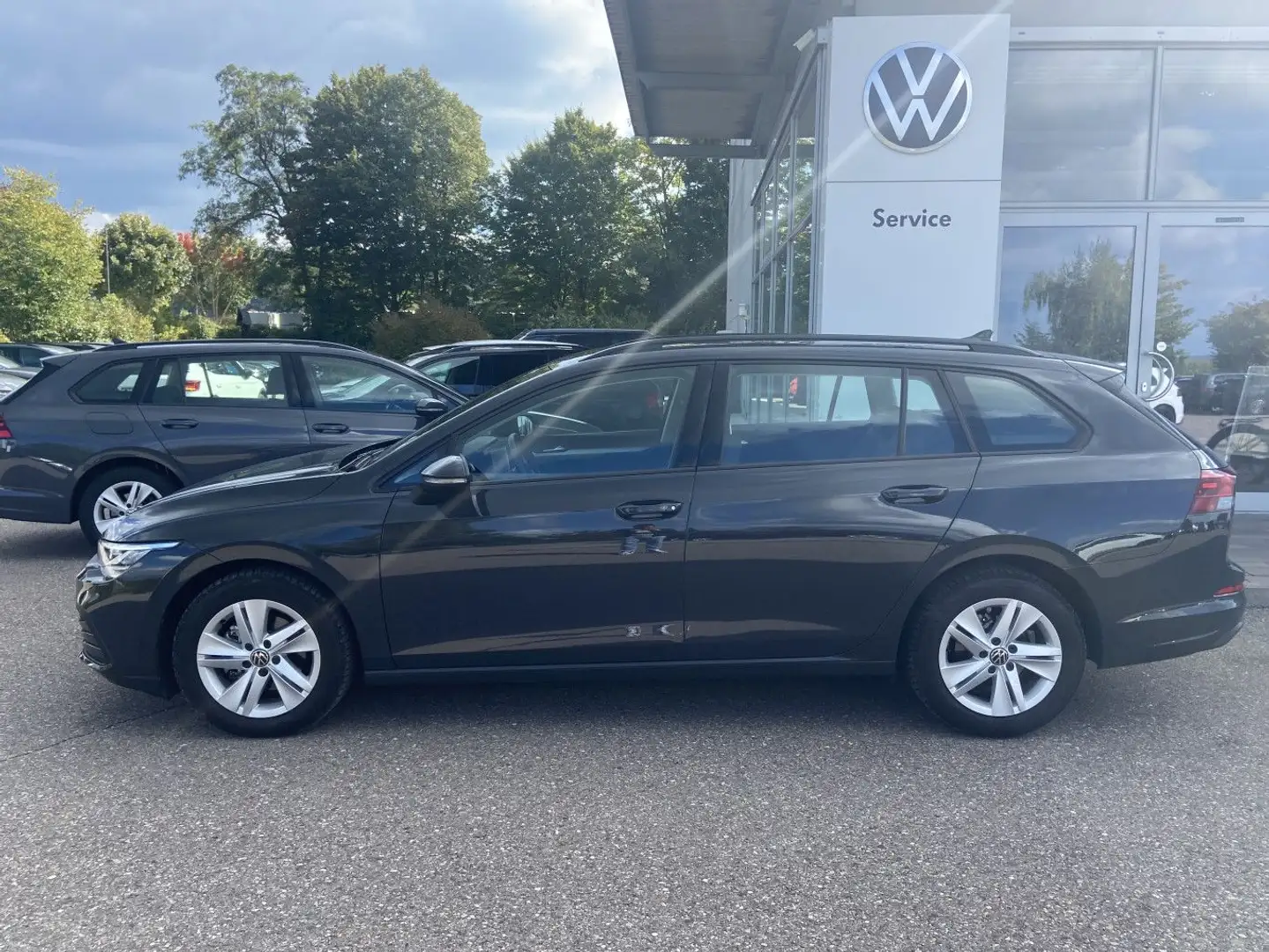 Volkswagen Golf Variant 1.0 TSI LIFE NAVI+LED+APP-CONNECT+A Grau - 2