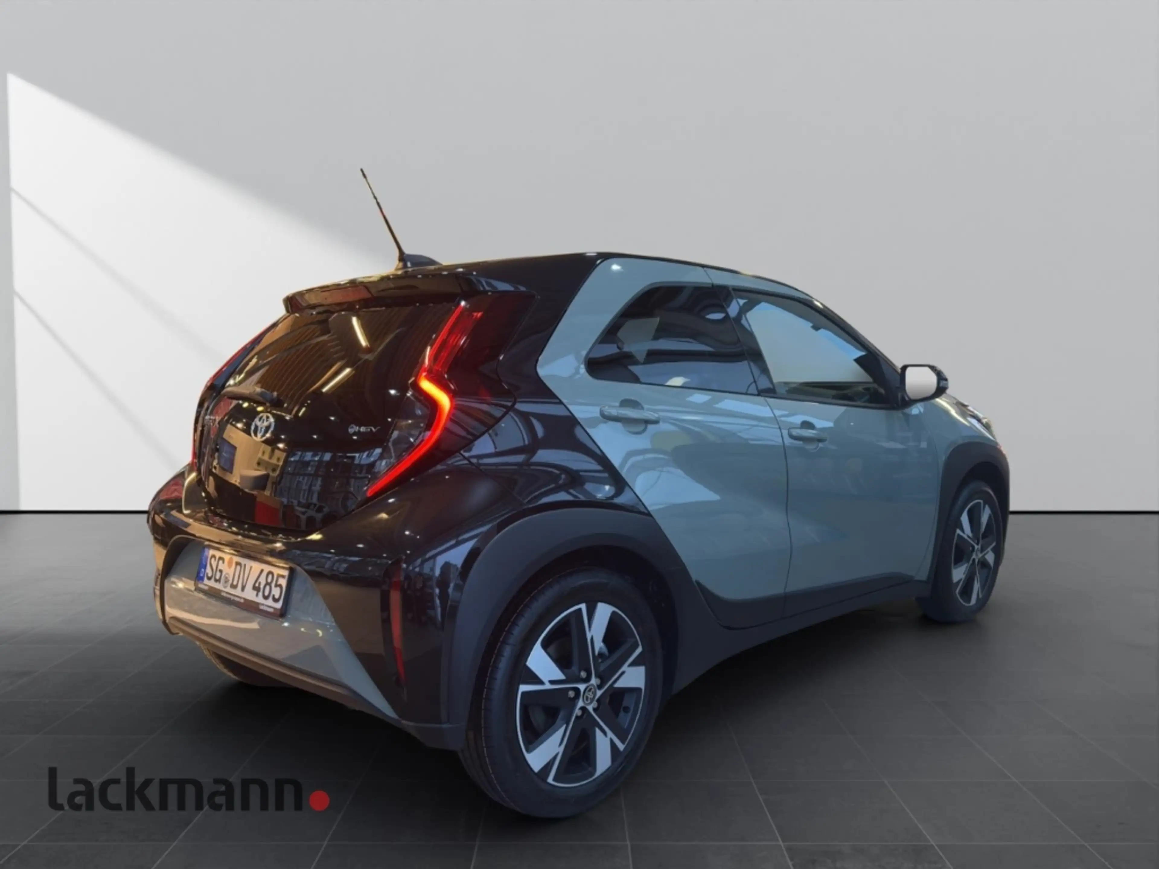 Toyota Aygo X 1,5 Hybrid 5-Türer Teamplayer*CarPlay* — photo 4