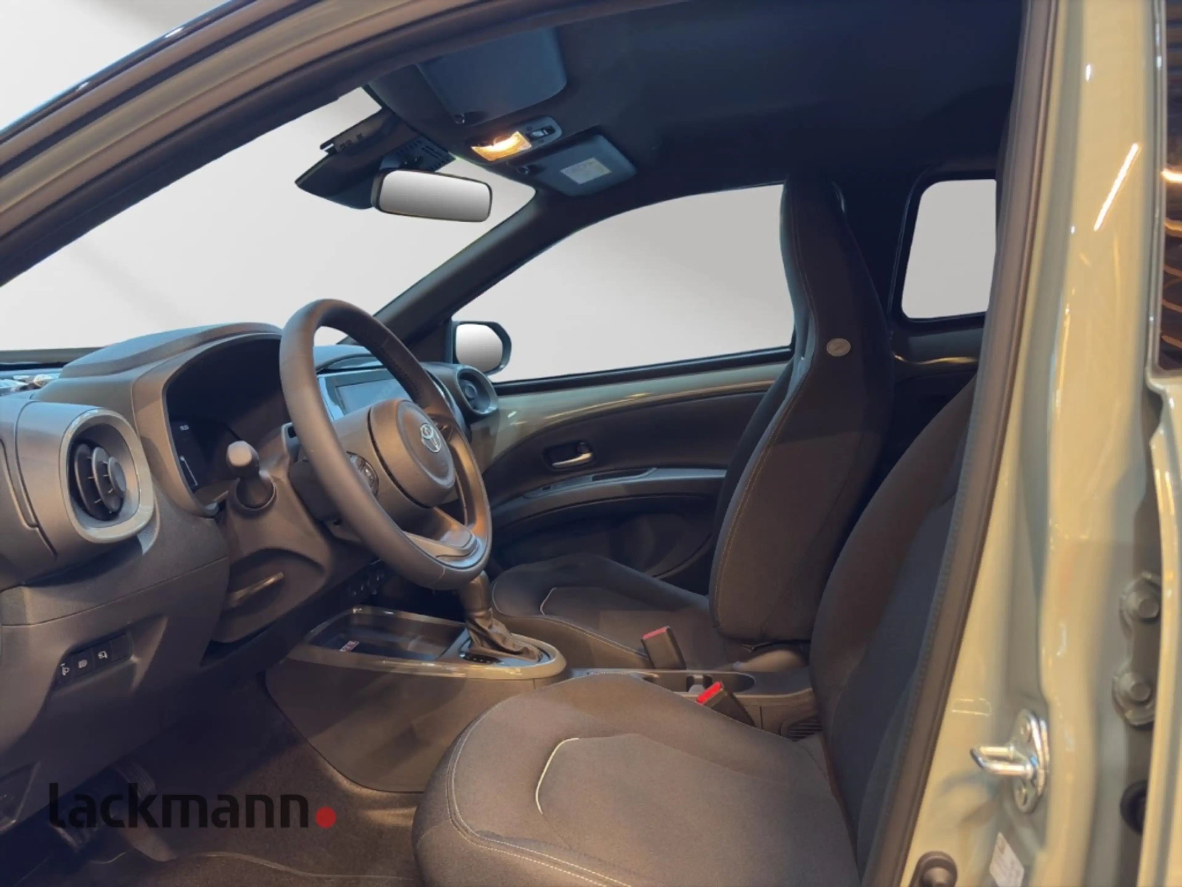 Toyota Aygo X 1,5 Hybrid 5-Türer Teamplayer*CarPlay* — photo 8