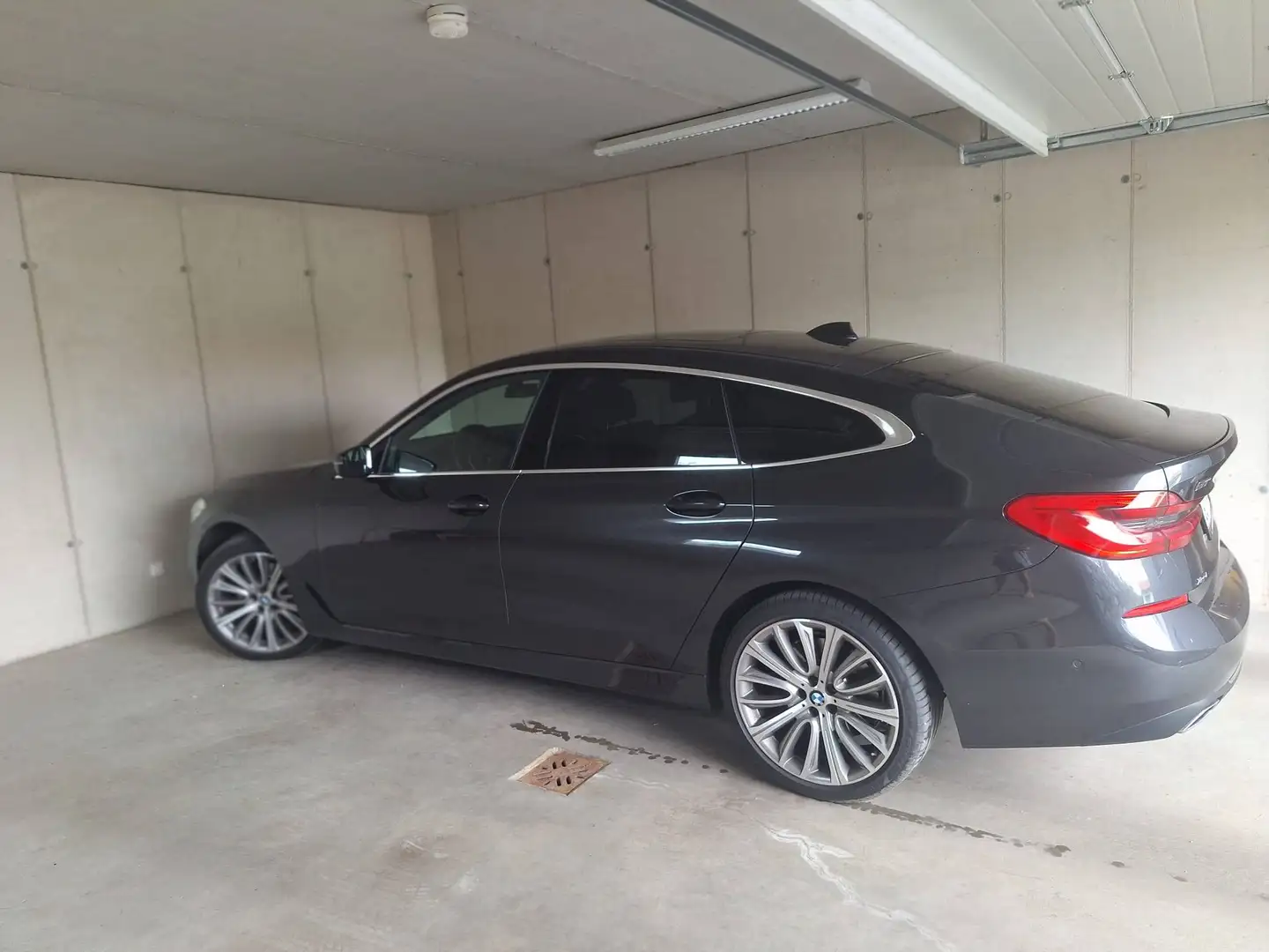 BMW 640 640d xDrive Gran Turismo Aut. Grau - 1