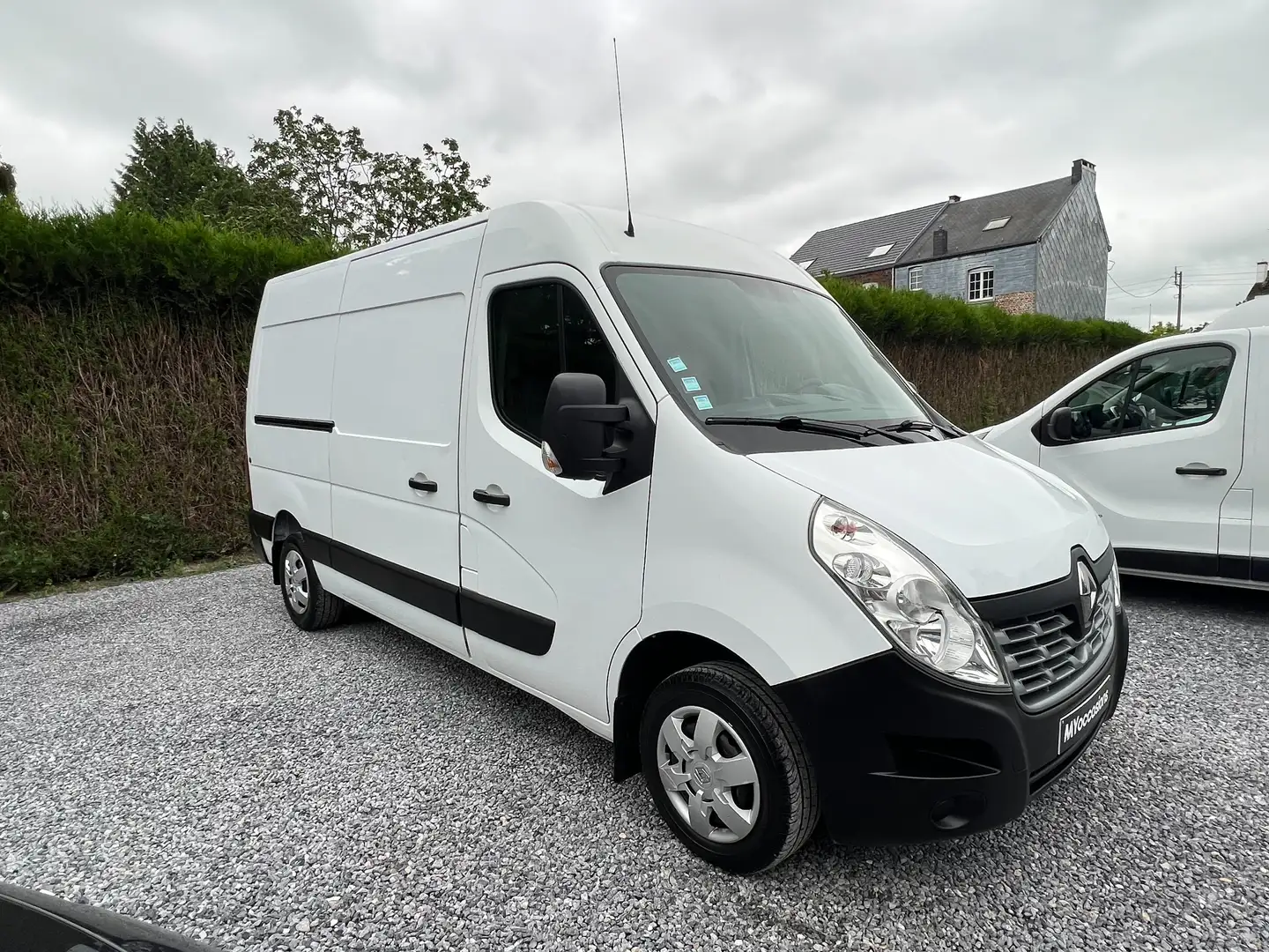 Renault Master 2.3 DCi L2H2 - EURO 6b - TVA RECUPERABLE - A VOIR Wit - 2