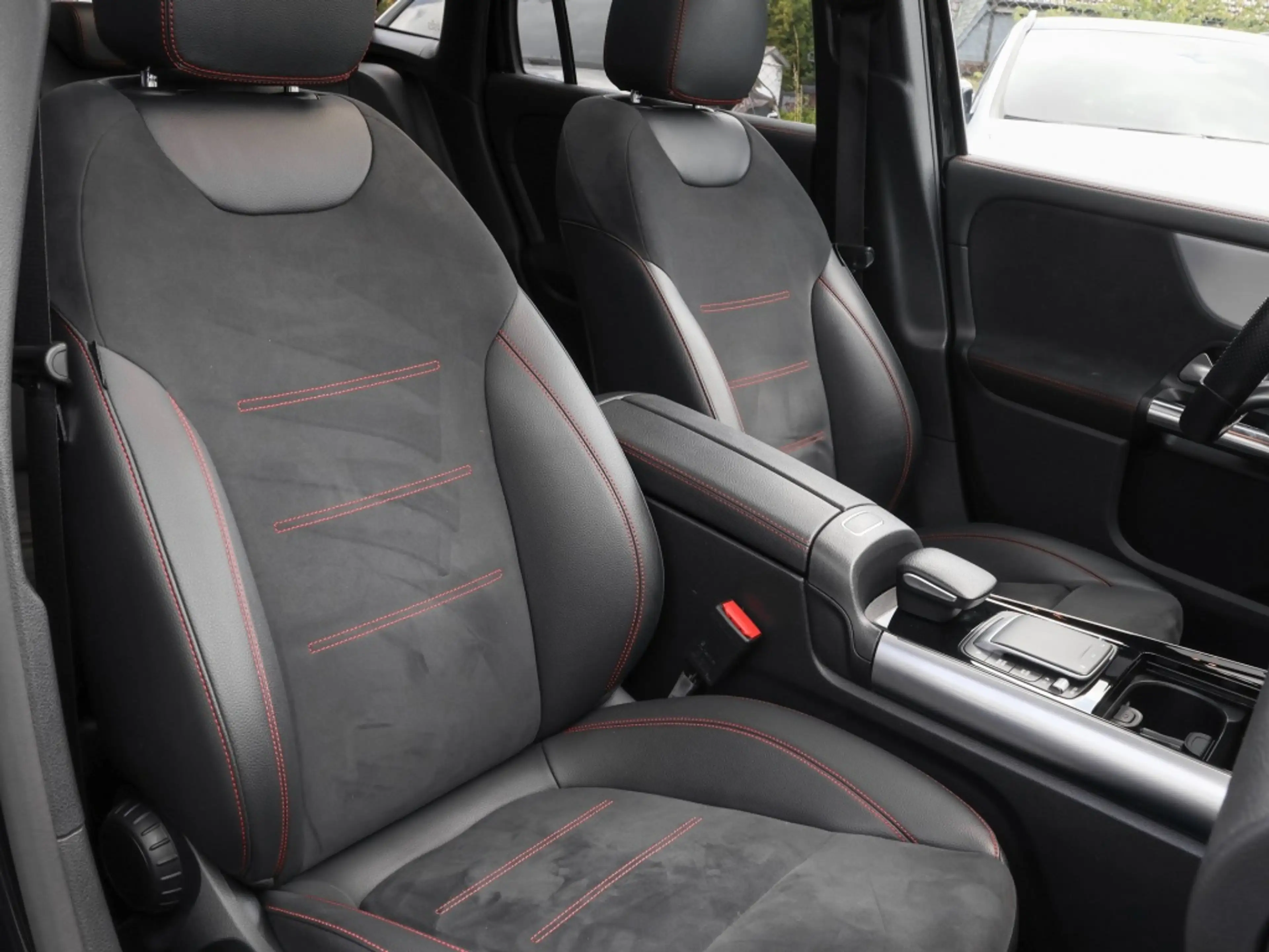 Mercedes-Benz GLA 250 4M AMG-Sport+Pano+Ambiente+Cam+LED+SHD — photo 7