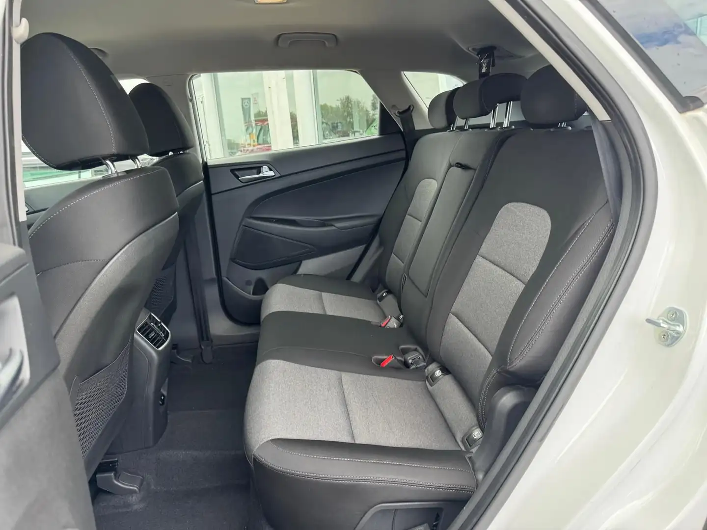 Hyundai TUCSON 1.6CRDI 48V SLE Sky 4x2 Blanco - 2