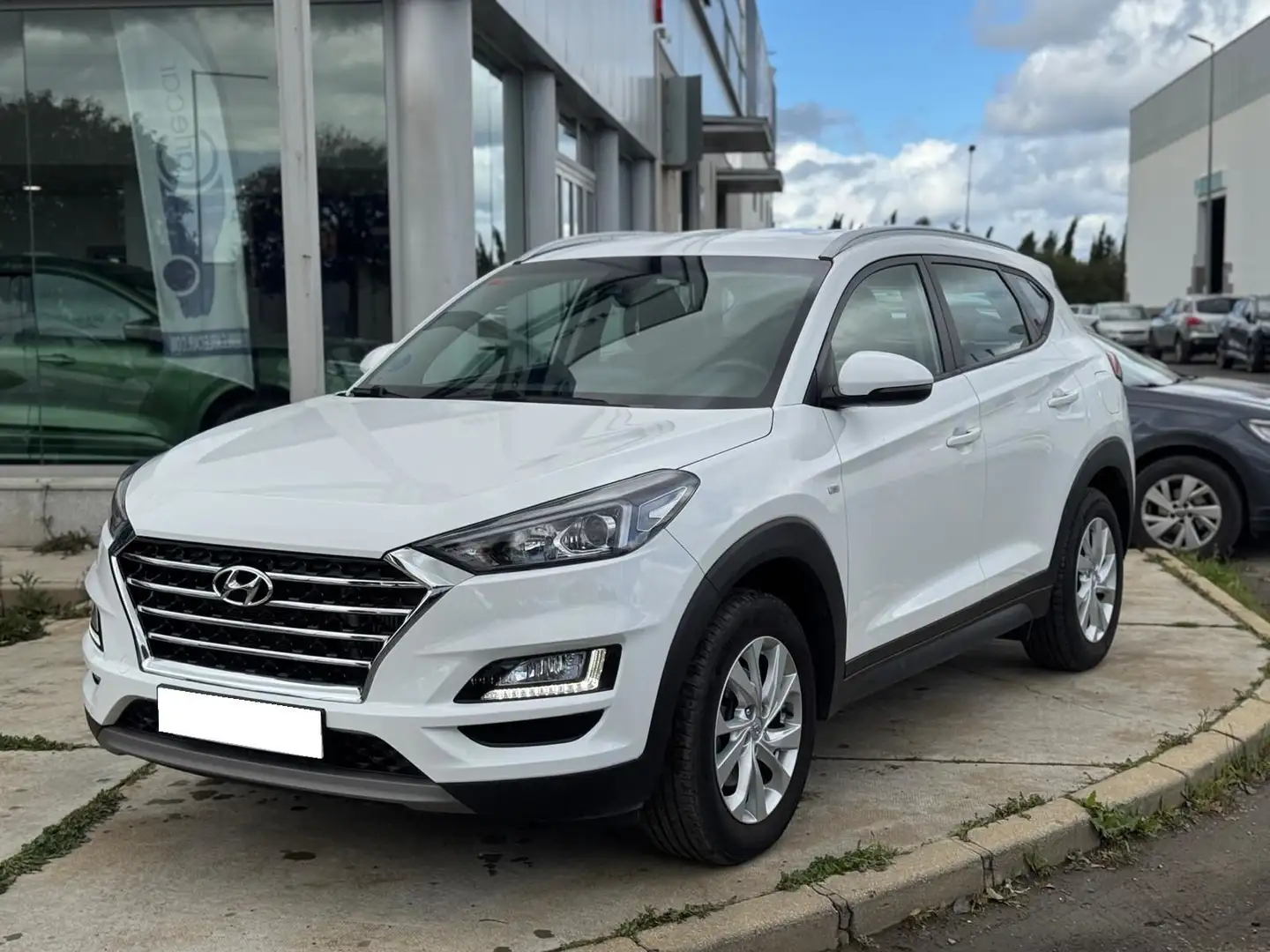 Hyundai TUCSON 1.6CRDI 48V SLE Sky 4x2 Blanco - 1