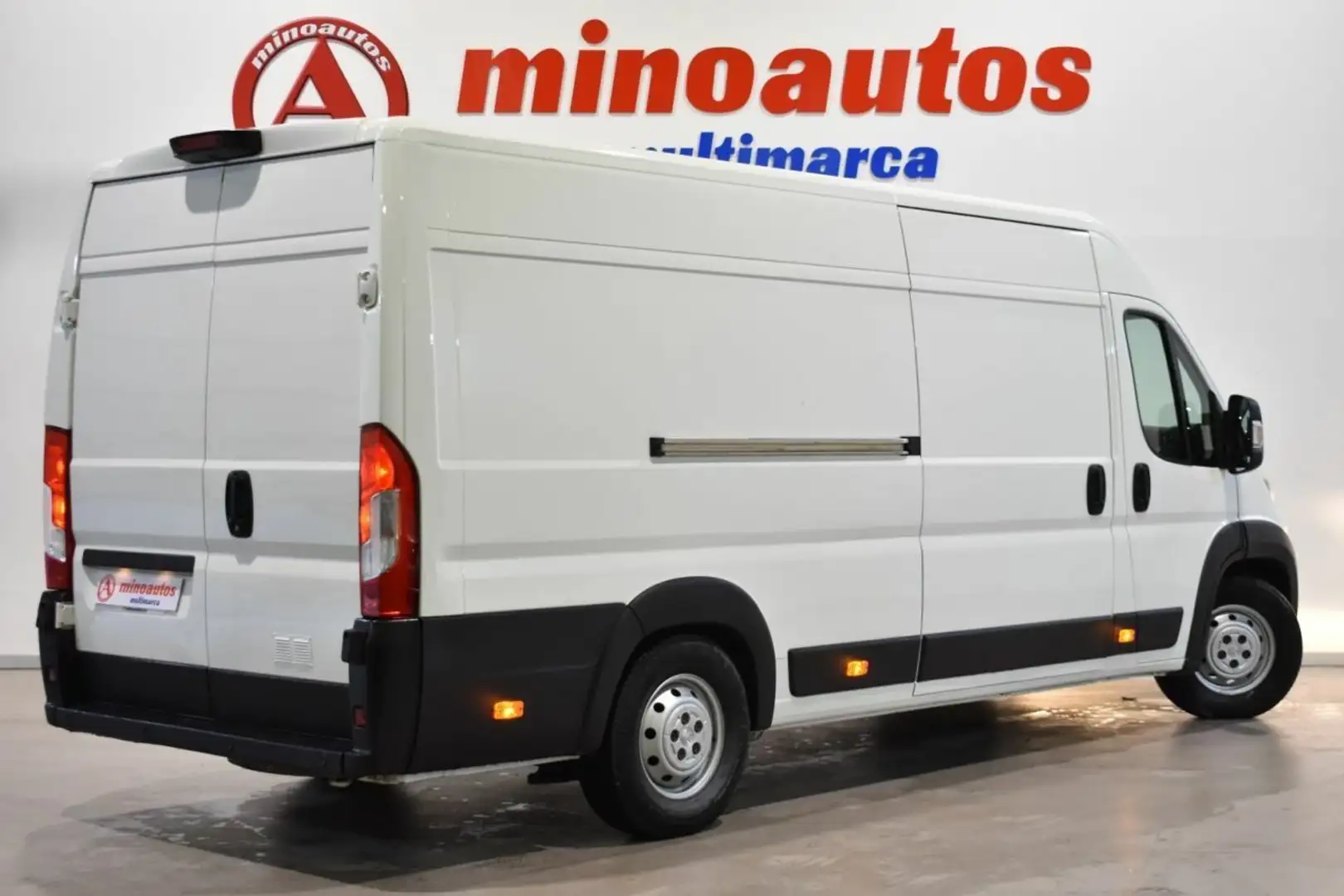 Peugeot Boxer Furgón 2.2BlueHDI 335 L3H2 Asphalt S&S 140 Bianco - 2