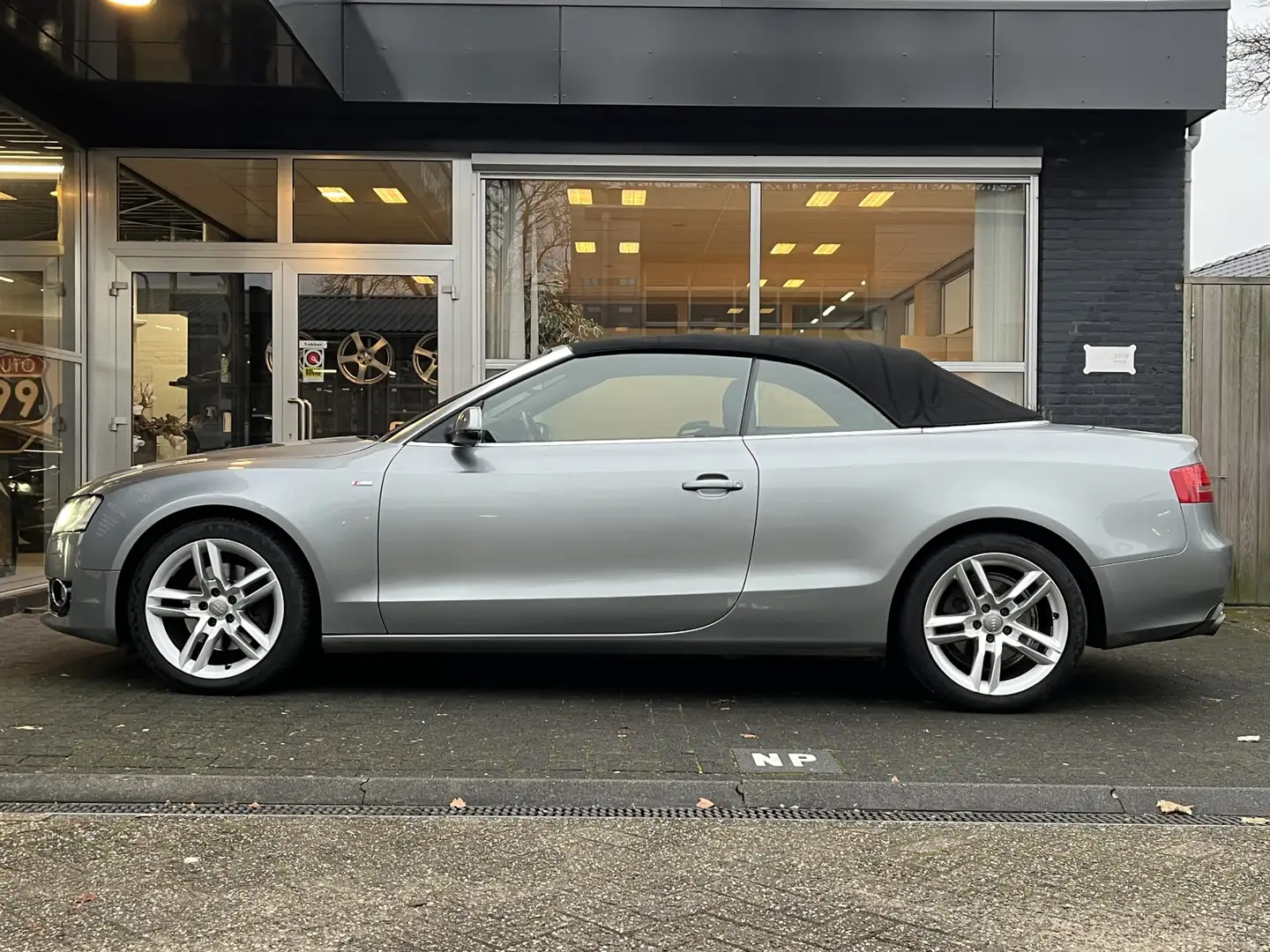Audi A5 Cabriolet 3.2 FSI Pro Line 2XS-LINE / CLIMA / CRUI Grijs - 2