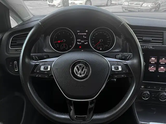 Volkswagen Golf view 13