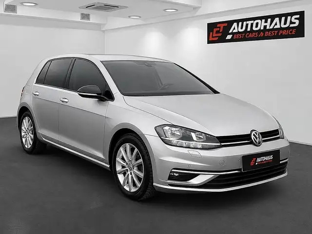 Volkswagen Golf view 4