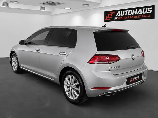 Volkswagen Golf view 3