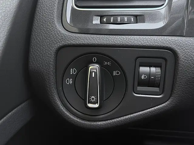 Volkswagen Golf view 18