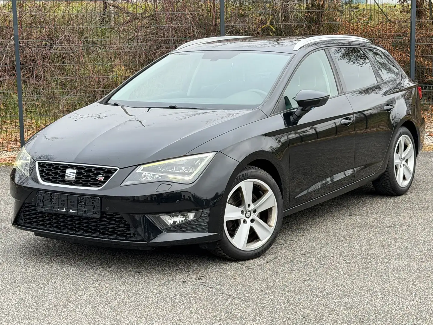 SEAT Leon ST FR Schwarz - 2