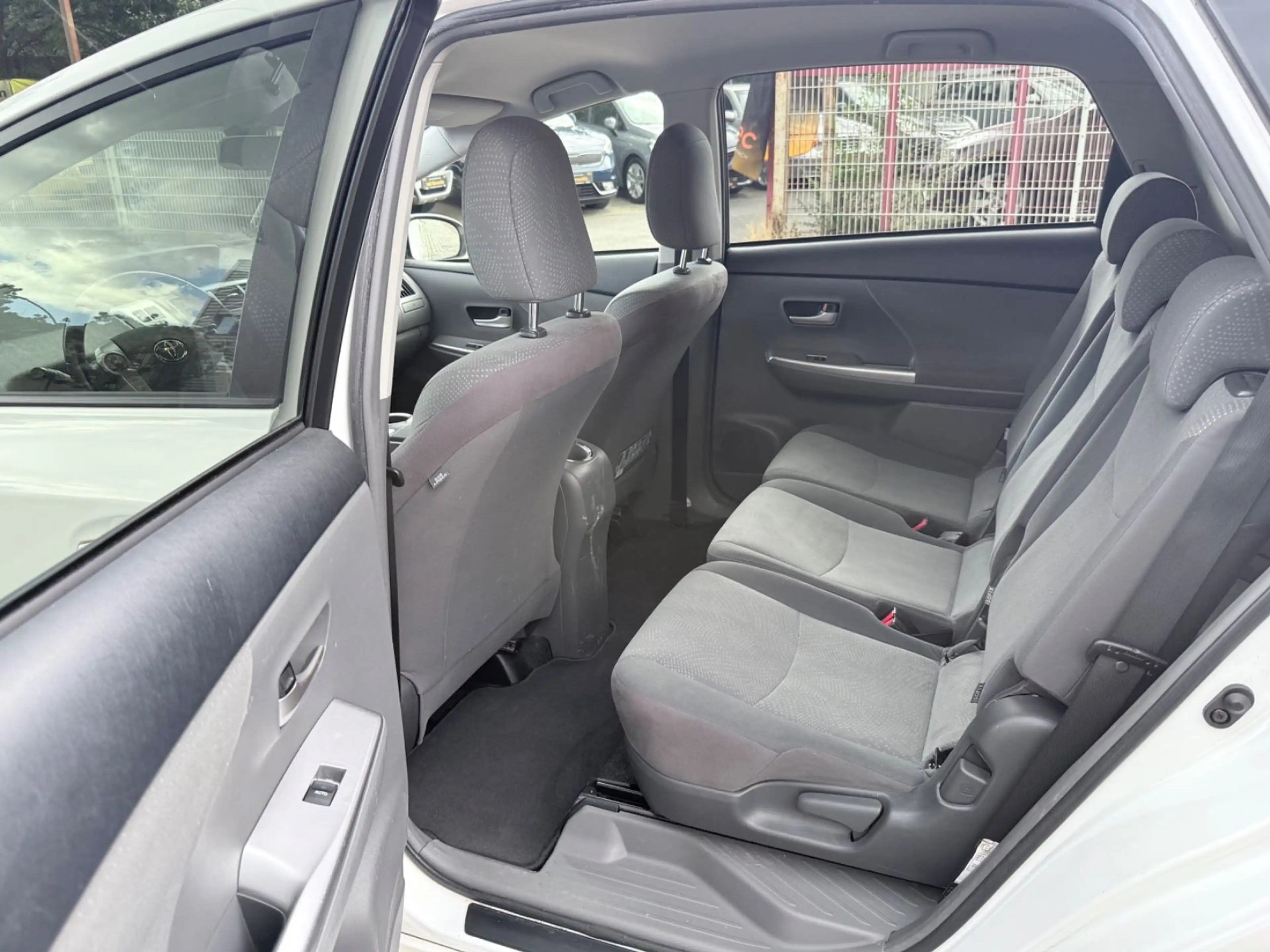 Toyota Prius+ PRIUS+ 1.8 HYBRID+7-SITZER+2.HAND+NAVI+ — photo 9