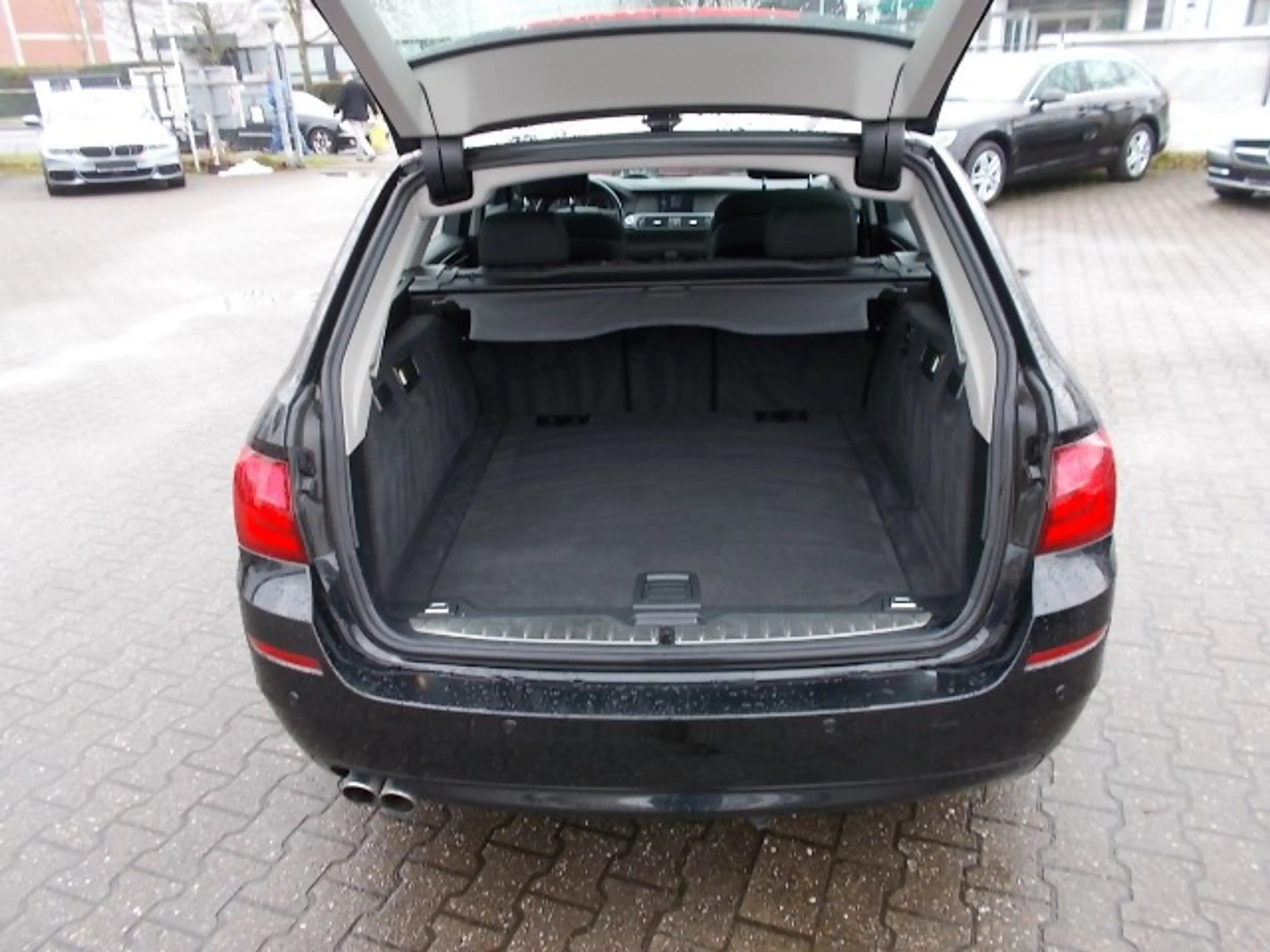 BMW 523 523i, 3.0,touring SHZ, PDC, Luftfederung — photo 11