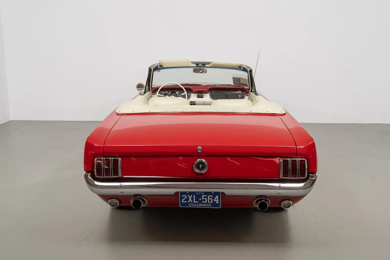 Ford Mustang GT Convertible A-Code 289 V8, foto 4